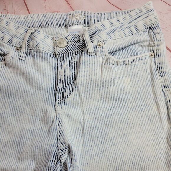 Time and Tru stripped Bermuda shorts 4 - Picture 2 of 3